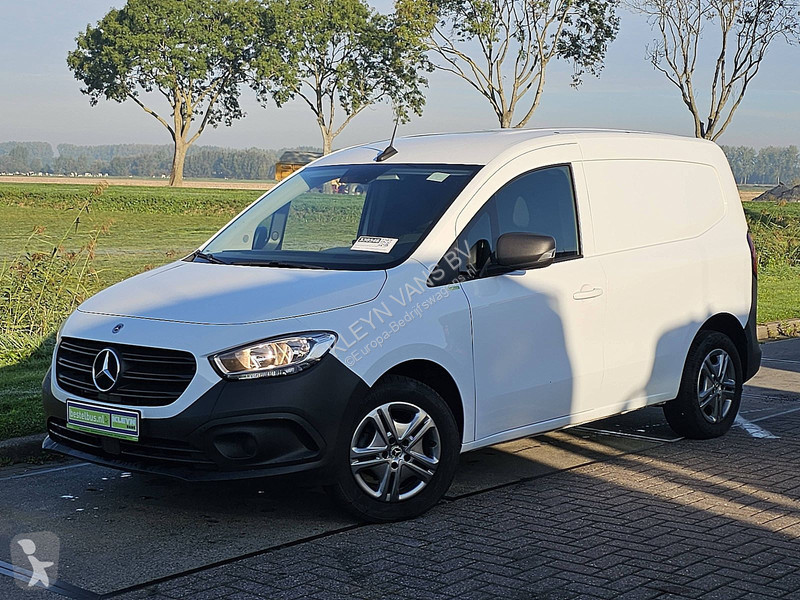 Véhicule utilitaire Mercedes 110 CDI Long Airco...