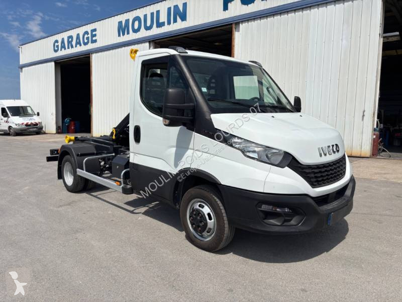 Véhicule utilitaire Iveco 35C16