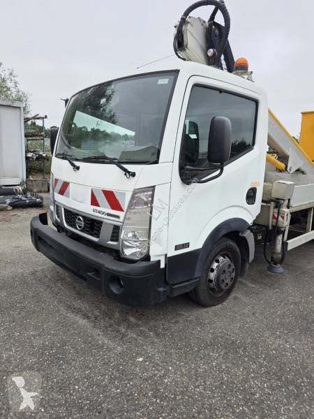 Véhicule utilitaire Nissan