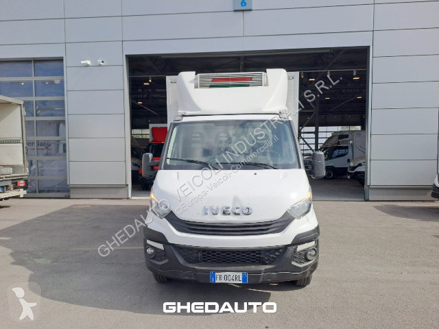 Véhicule utilitaire Iveco DAILY 35C12 BOX...