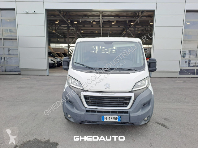 Véhicule utilitaire Peugeot BOXER DOPPIA CABINA...
