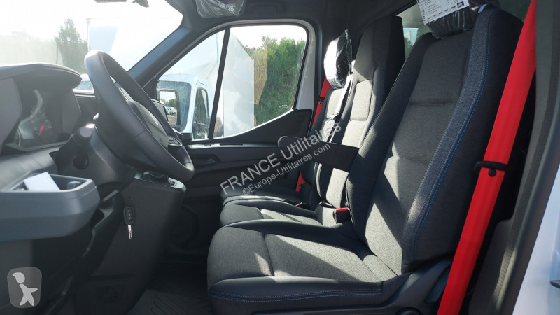 Véhicule utilitaire Renault MASTER IV RED BENNE...