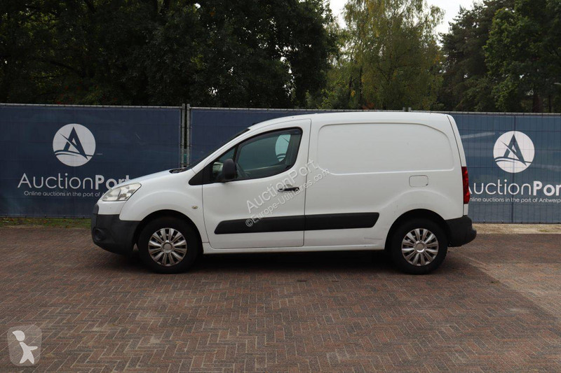 Véhicule utilitaire Peugeot 120 L1 1.6HDIF...