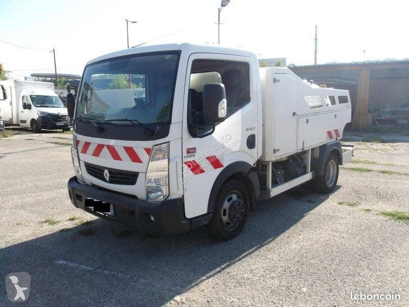 Véhicule utilitaire Renault 150.35
