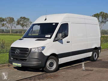 Fourgon Mercedes