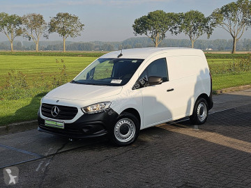 Fourgon Mercedes
