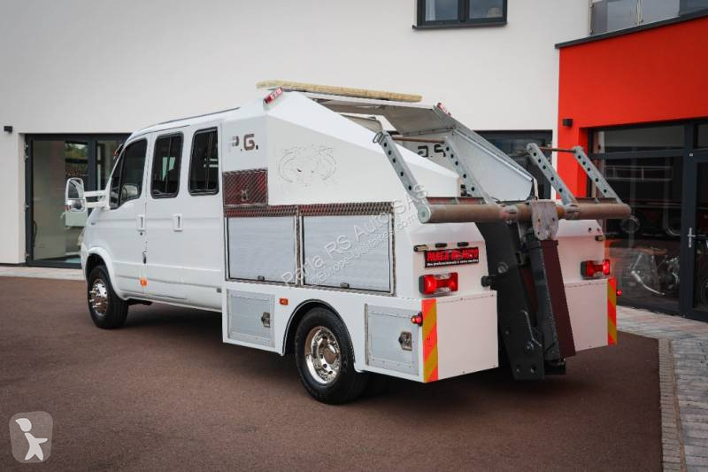 Véhicule utilitaire Iveco 70C17