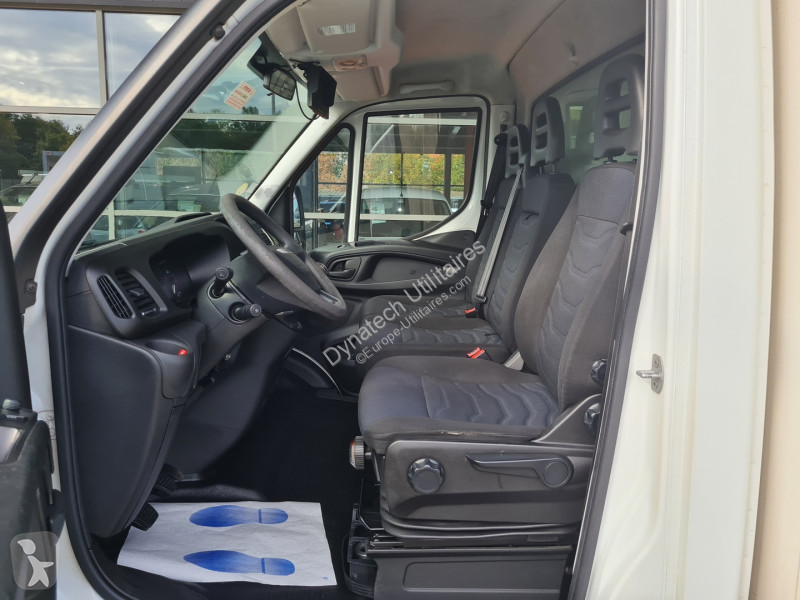 Véhicule utilitaire Iveco DAILY CCB 35C14 D...