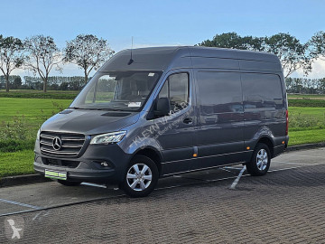 Fourgon Mercedes