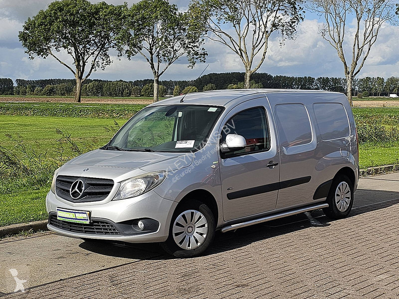 Véhicule utilitaire Mercedes 109 CDI XL ac...