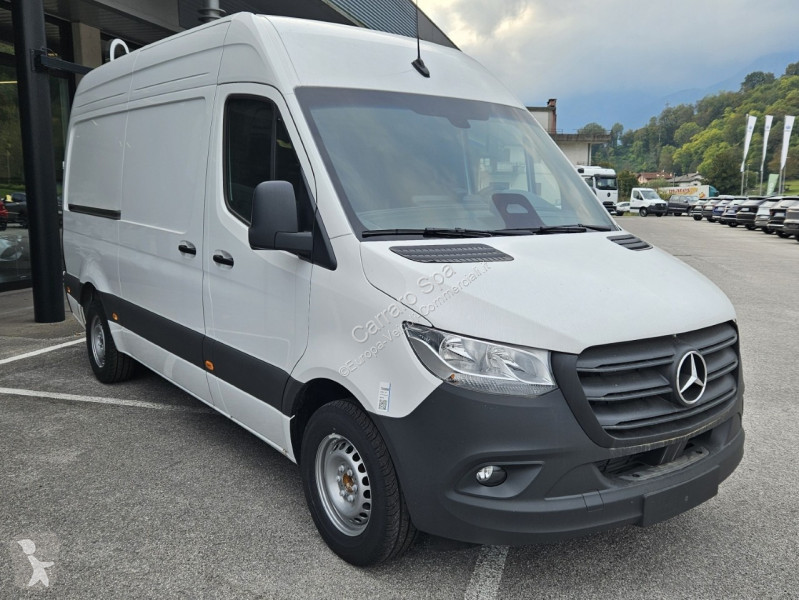 Véhicule utilitaire Mercedes Furgone Traz. Post