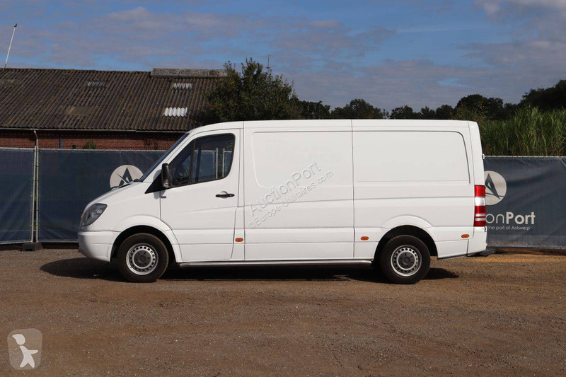 Véhicule utilitaire Mercedes 906 KA 35 SPRINTER...