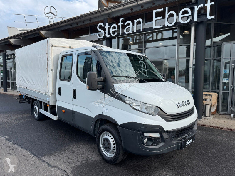 Véhicule utilitaire Iveco 35S16...