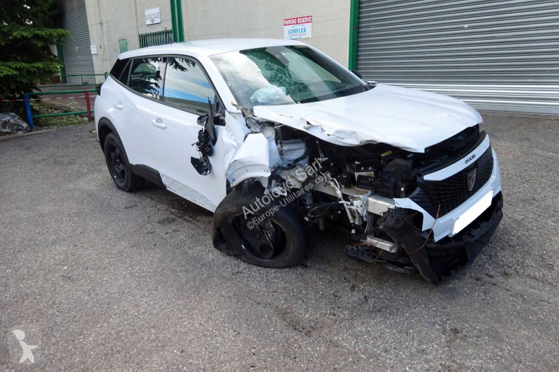 Užitkové vozidlo Peugeot 1,2 HYBRID 136 BVA