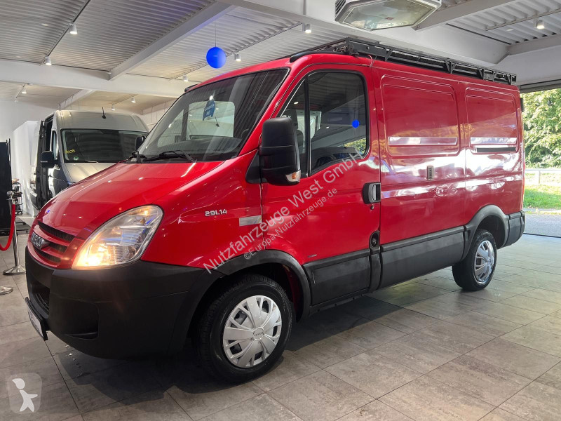 Véhicule utilitaire Iveco...