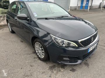 Berline Peugeot
