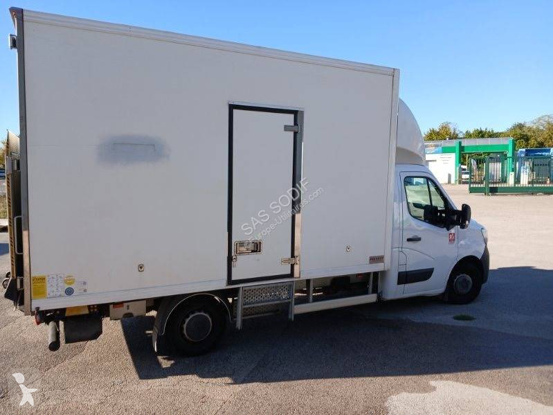 Véhicule utilitaire Renault  L3H1 2.3 DCI 145...