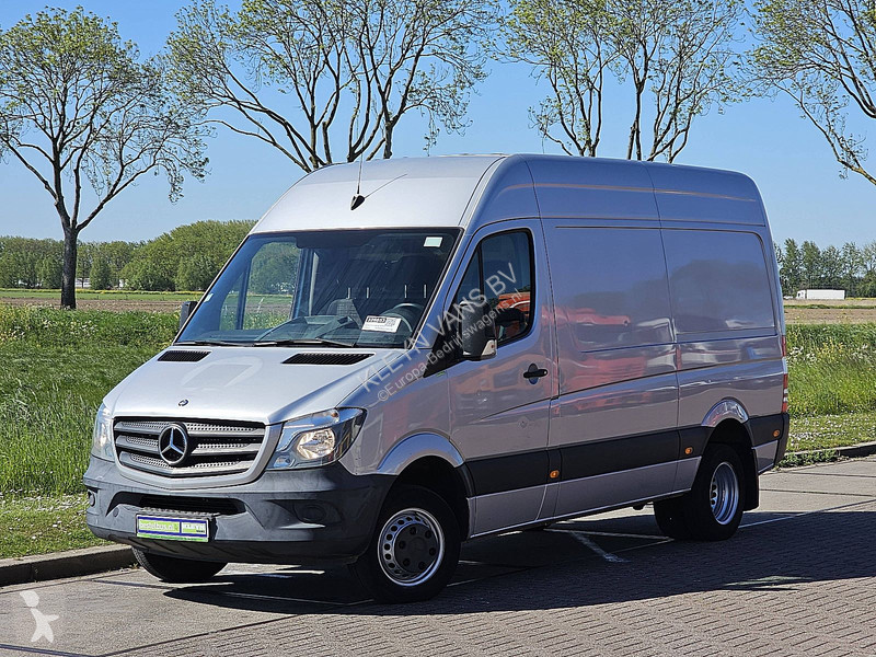 Véhicule utilitaire Mercedes 516 L2H2...