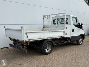 Utilitaire benne Iveco