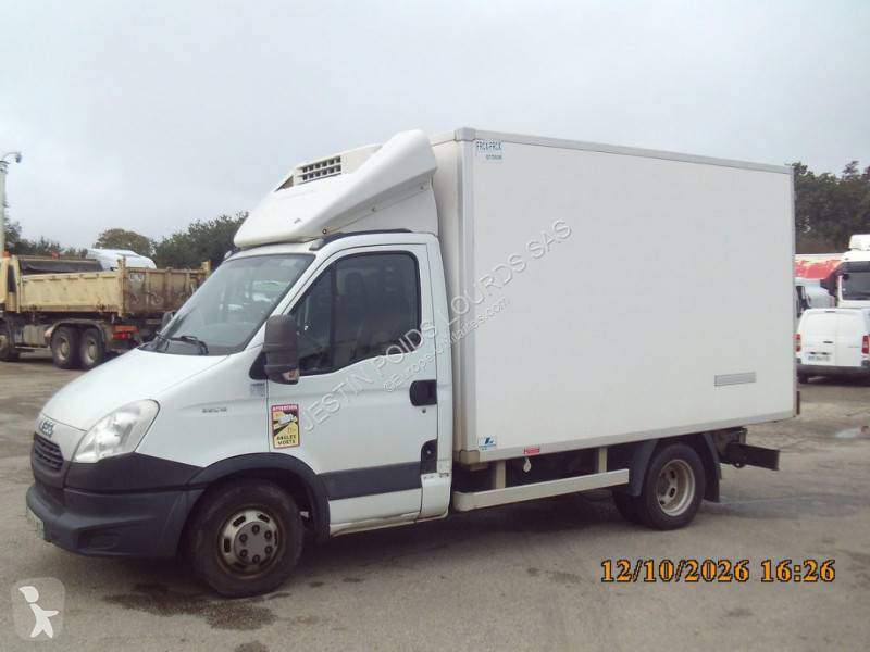 Véhicule utilitaire Iveco 35C15