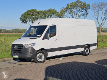 Fourgon Mercedes