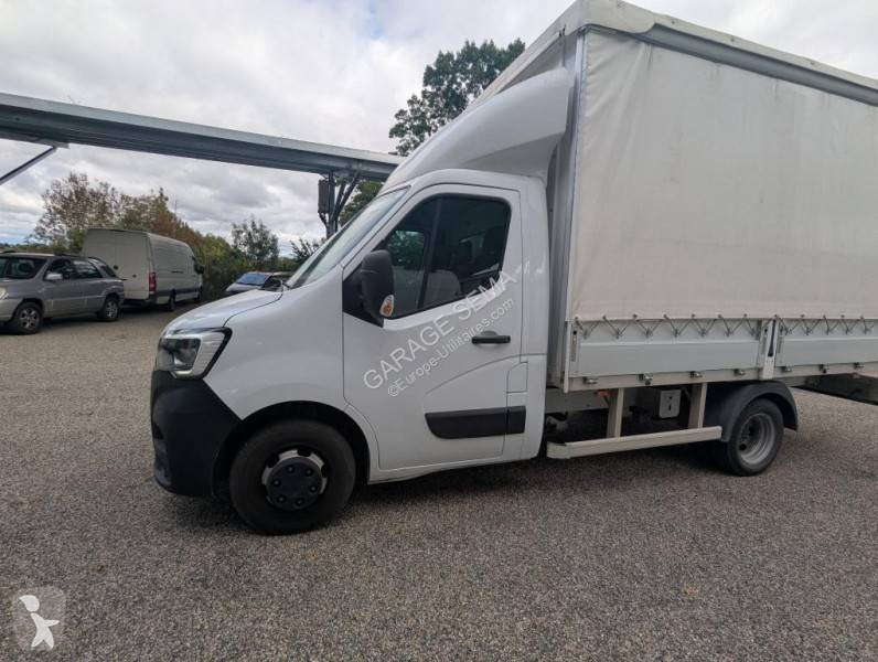 Véhicule utilitaire Renault 2.3 DCI 145