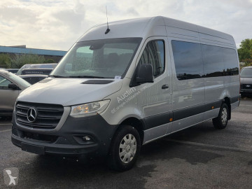Fourgon long Mercedes