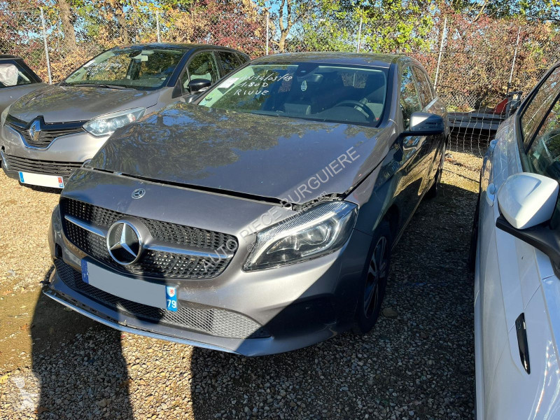 Véhicule utilitaire Mercedes 180d CDi 109...