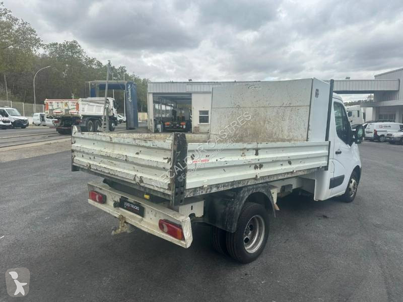 Véhicule utilitaire Renault 125 DCI