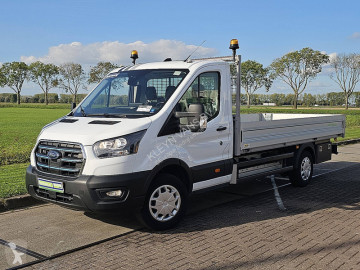 Utilitaire plateau Ford