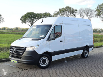 Fourgon Mercedes