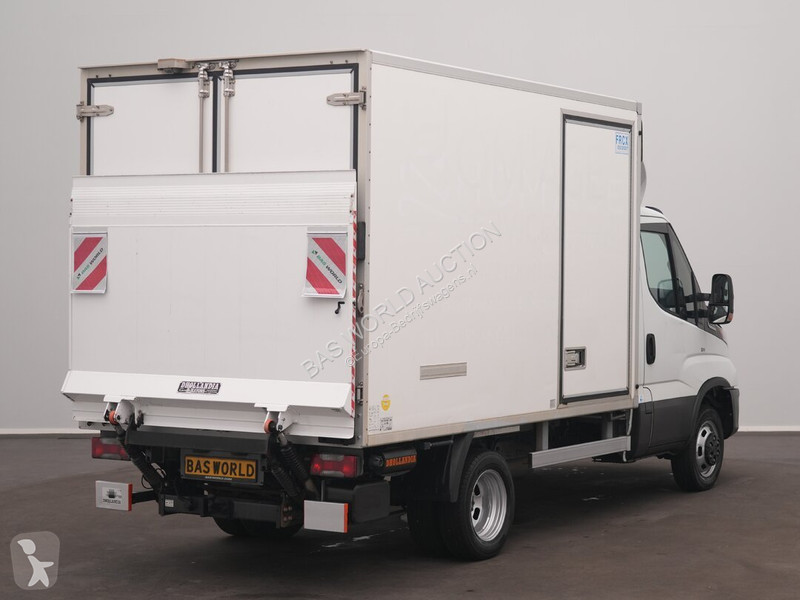 Véhicule utilitaire Iveco 35C14