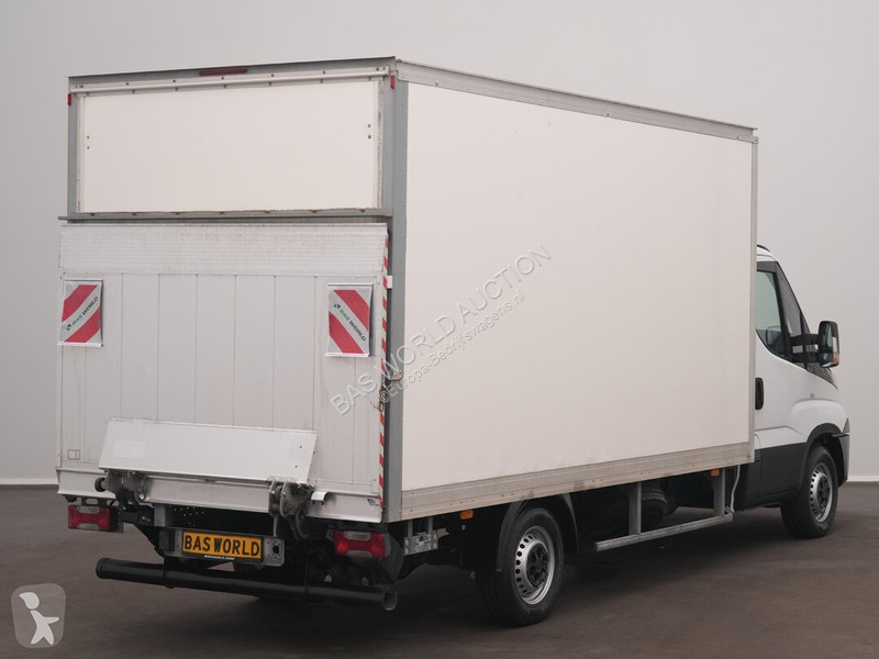 Véhicule utilitaire Iveco 35S16