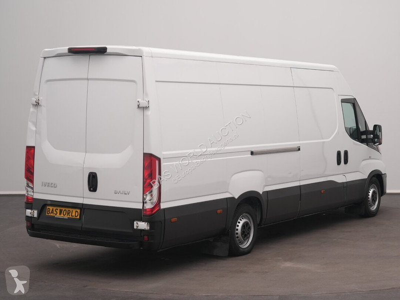Véhicule utilitaire Iveco 35S16