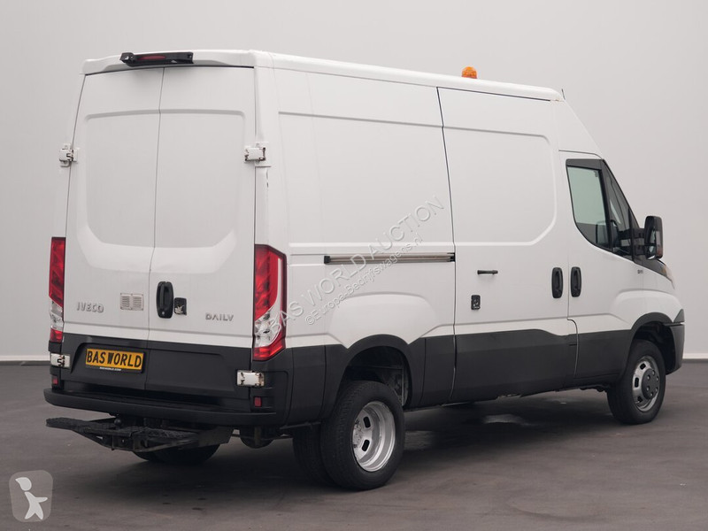 Véhicule utilitaire Iveco 35C14