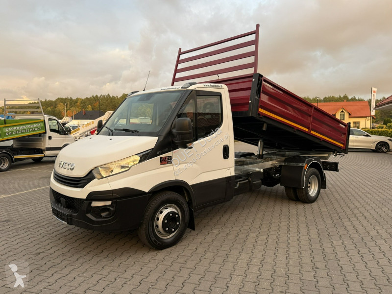 Véhicule utilitaire Iveco 65C18 V H