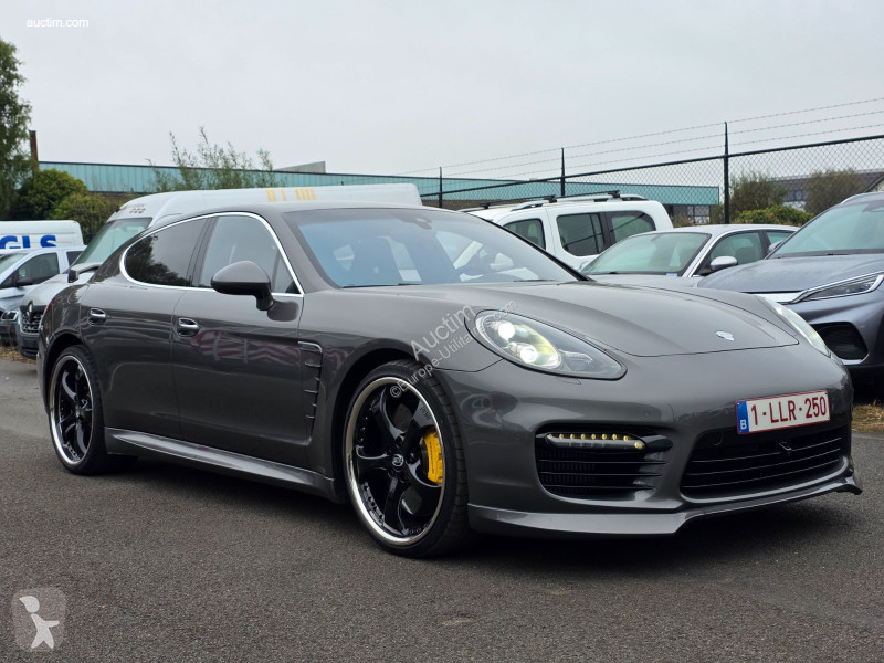 Véhicule utilitaire Porsche panamera