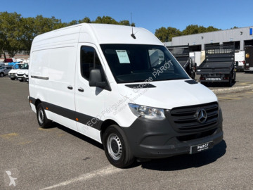 Véhicule utilitaire Mercedes