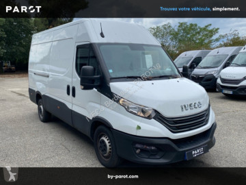 Véhicule utilitaire Iveco
