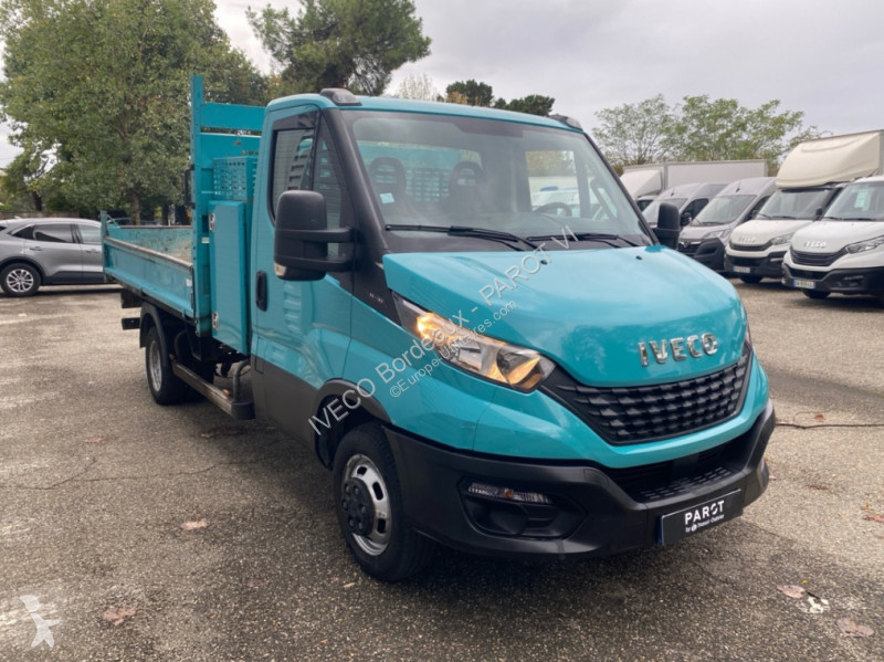 Véhicule utilitaire Iveco 35C18H Empattement...