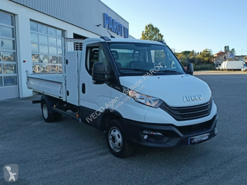 Véhicule utilitaire Iveco 35C16H empattement...