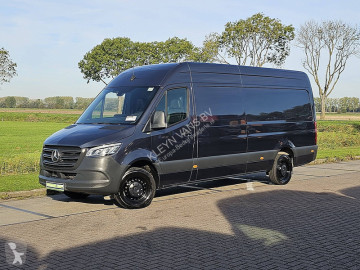 Fourgon Mercedes