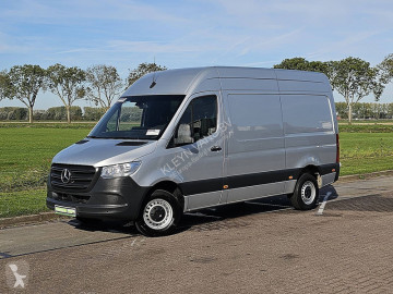 Fourgon Mercedes