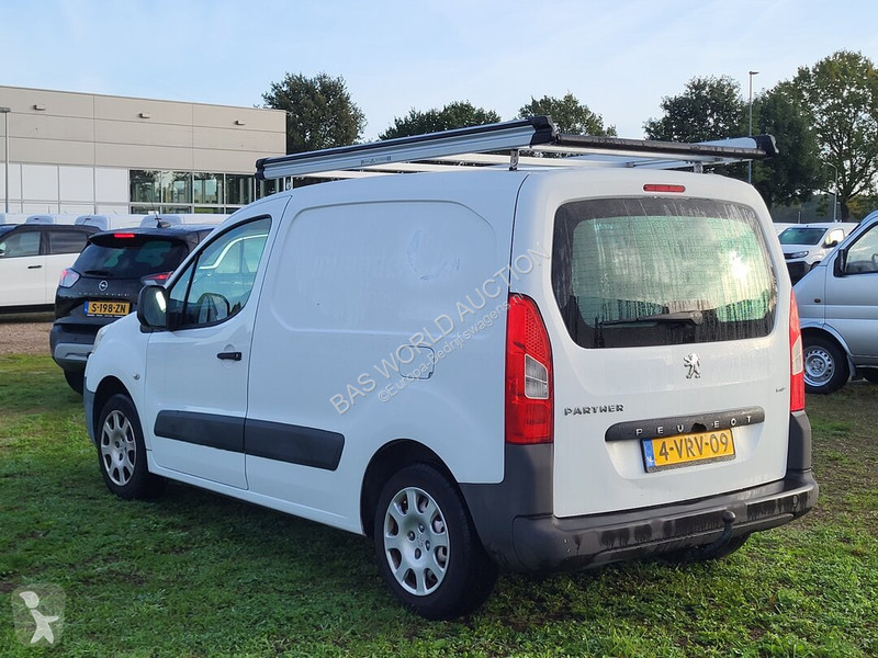 Véhicule utilitaire Peugeot 90pk