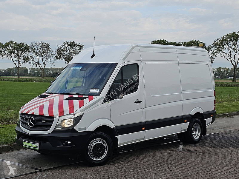Véhicule utilitaire Mercedes 519 L2H2 N1 V6...