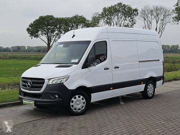 Fourgon Mercedes