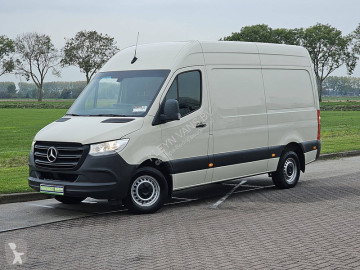 Fourgon Mercedes