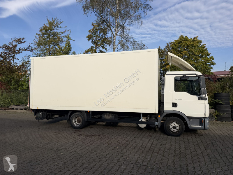 MAN L.2007.46.011  MAN 8.180 Koffer mit...