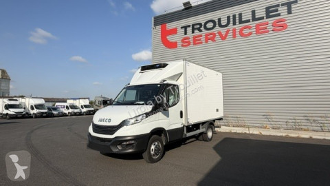 Iveco Negative and positive trailer body refrigerated van