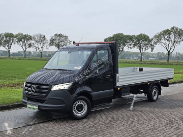 Mercedes flatbed van